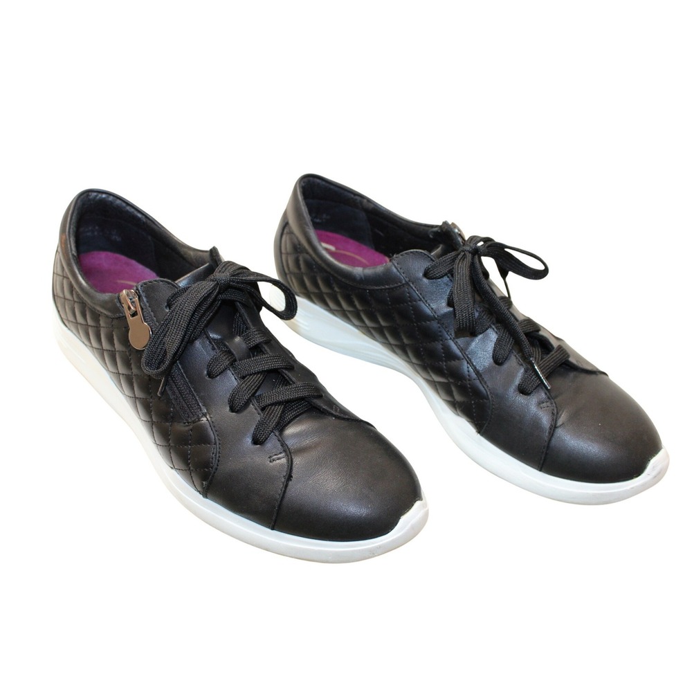 Munro Gabbie Sneakers Womens 8.5 SS Black Leather Quilted Side Zip Low Top Shoes